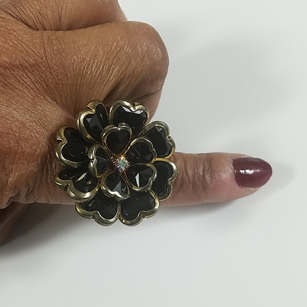 Fashion Ring, Black Floral stretchable ring - Picture 1 of 6